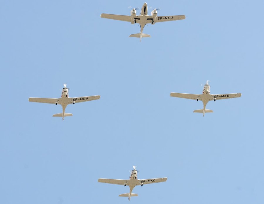 Formacja myśliwców F-16 nad Katowicami