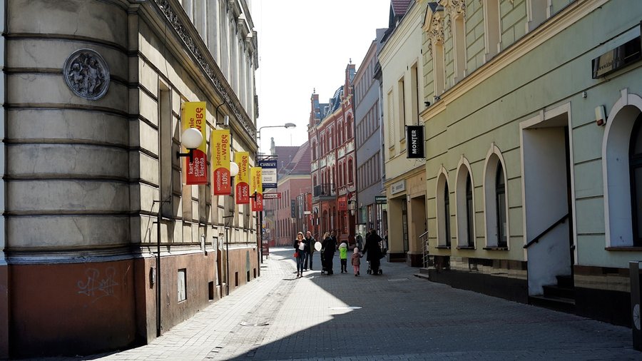 Zalew Rybnicki z lotu ptaka o zachodzie słońca