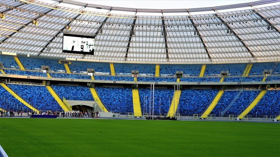 Murawa i bieżnia lekkoatletyczna na Stadionie Śląskim
