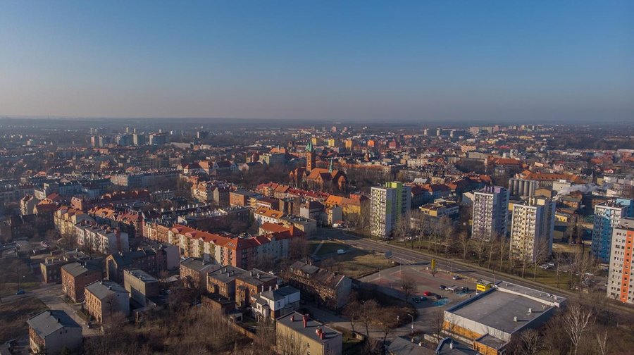 Park w Zabrzu wieczorem