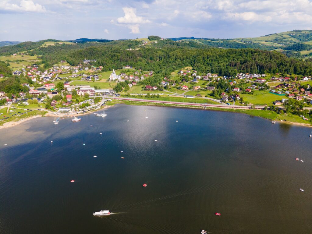 Jezioro Rożnowskie z drona