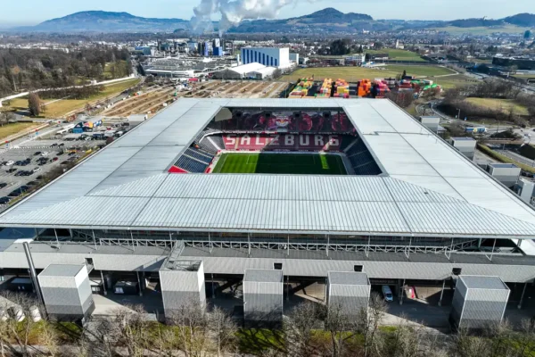 Stadion Red Bull Salzburg z drona – spektakularna perspektywa nowoczesnej architektury